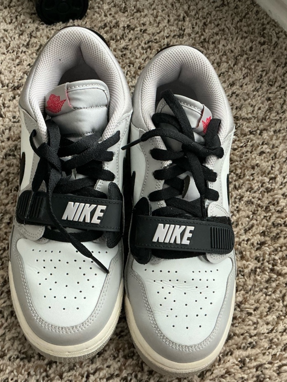 Nike Kids Low-Top Sneakers in White, Black and Gray with Pink Accents